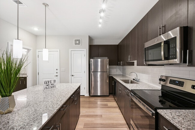 Building Photo - Torrey Chase