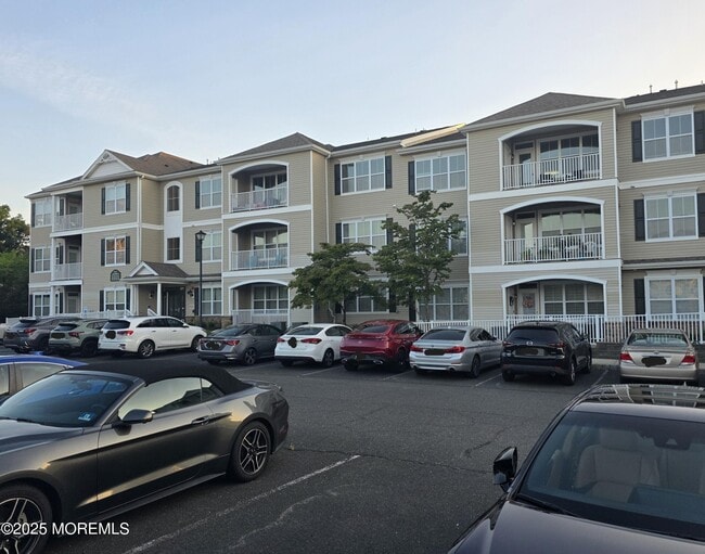 Building Photo - 625 Sloan Ct