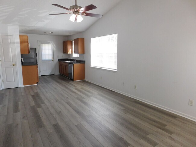 Foto del edificio - 1338 Hunters Rd