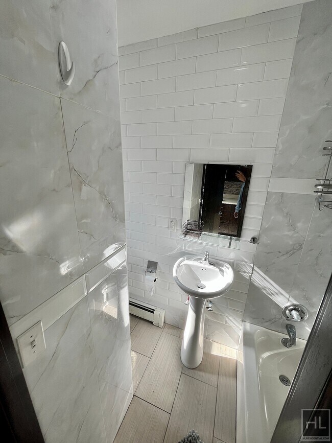 Foto del edificio - 52 Main St, Yonkers, NY 10701