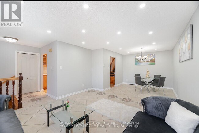 Building Photo - 35 Bay Crest Dr