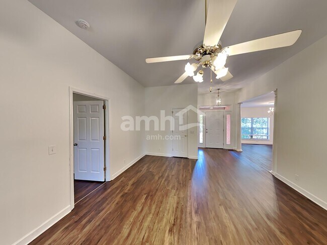 Foto del edificio - 6552 Broken Bow Dr