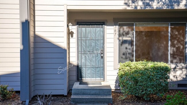 Foto del edificio - Lovely 3 Bedroom Townhouse ~ Water Included