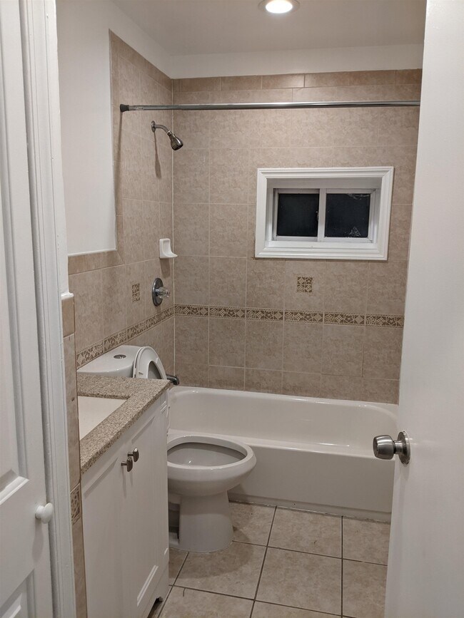 Foto del edificio - 169 Neptune Ave