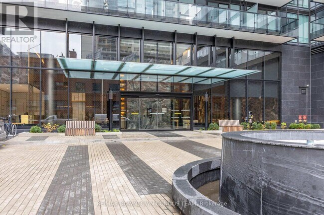 Photo du bâtiment - 117 Broadway Ave