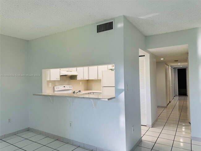 Building Photo - 13290 SW 88th Ln