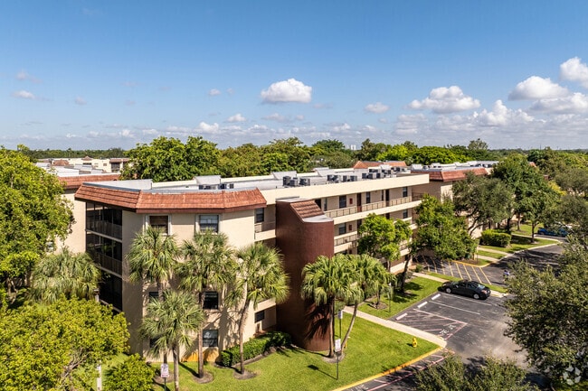 Plantation Racquet Club