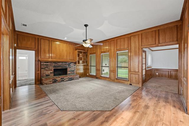 Building Photo - 918 Green Brook Dr