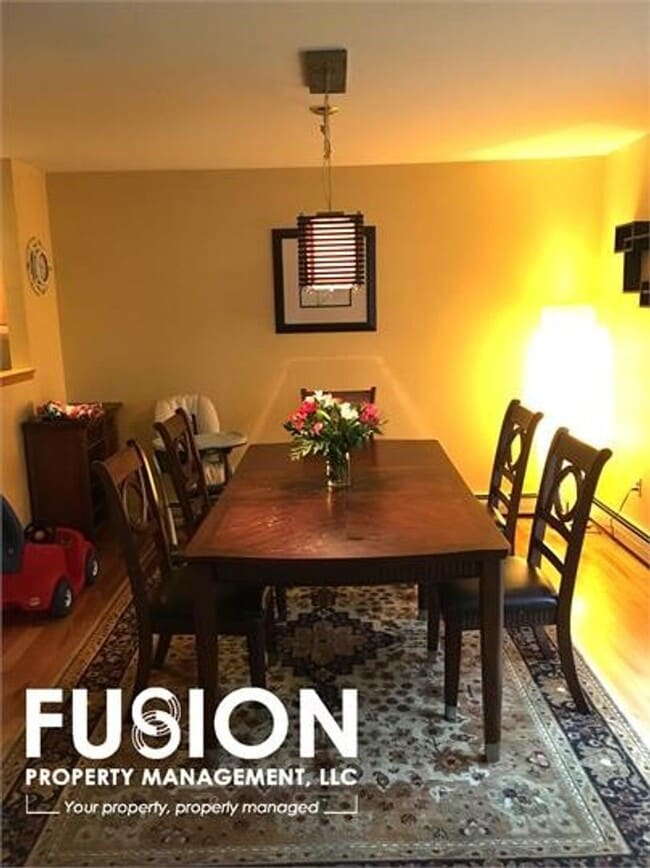 Building Photo - Beautiful 3-bedroom Condo in Essex Junction with Garage!