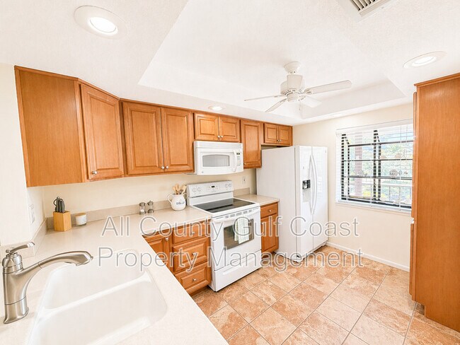 Foto del edificio - 275 Mission Trail W