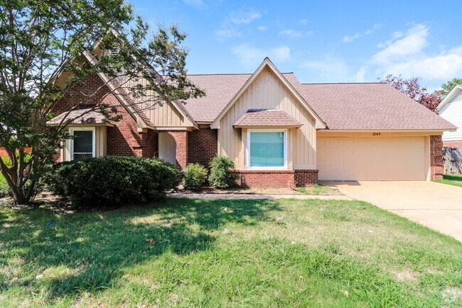 Building Photo - 8144 Creekside Cir N