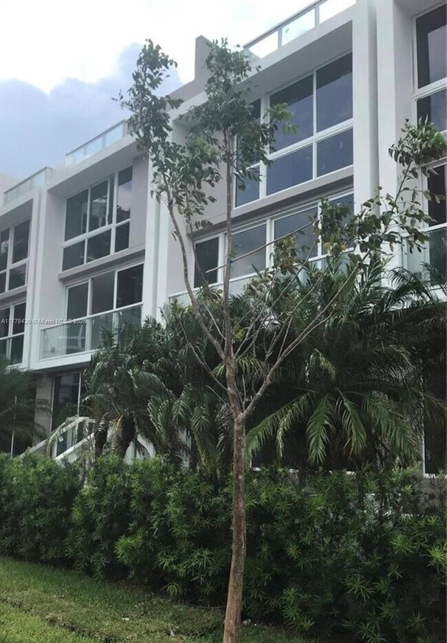 Foto del edificio - 1000 99th St