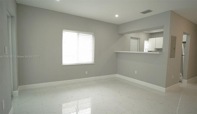 Foto del edificio - 1734 Washington St