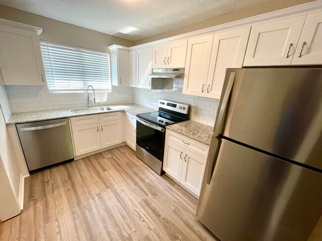 Kitchen - 2498 Hidden Cove Ct
