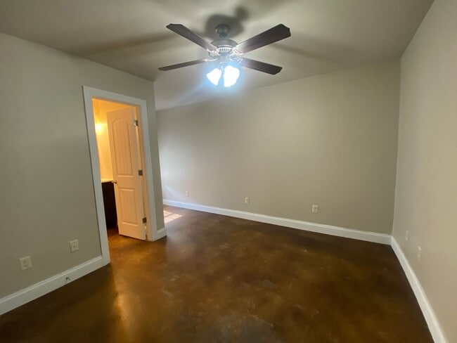Building Photo - 3812 Griffin St