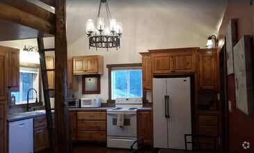 Building Photo - 611 Cedar Highlands Dr