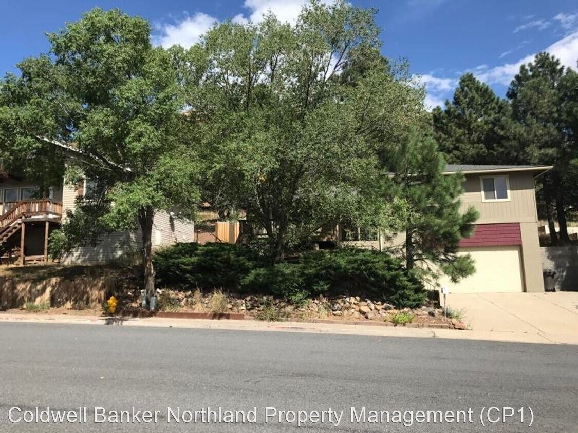 Foto principal - 3 br, 2 bath House - 6100 N Dodge Ave