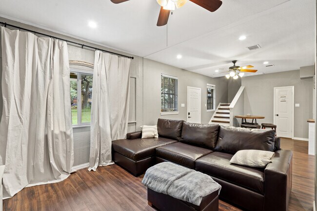 Foto del edificio - 16012 Stewart Rd