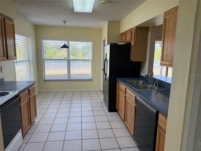 Foto del edificio - 728 Burlwood St