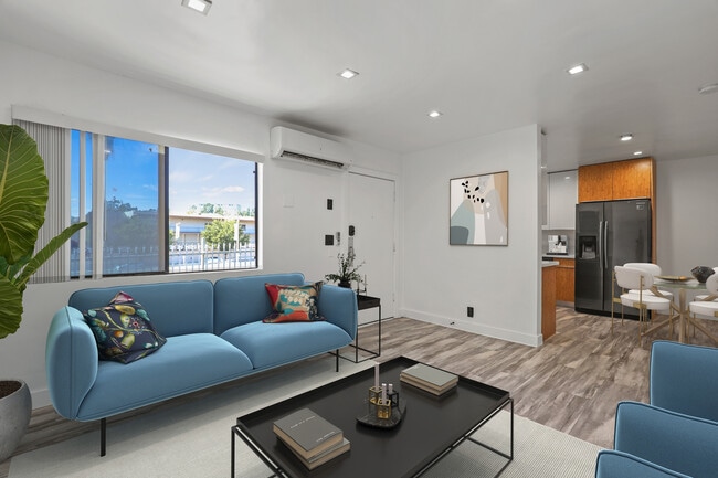 2BD x 1BA (UNIT 3 taken) UNIT 6 is available - 830 Bartlett St.