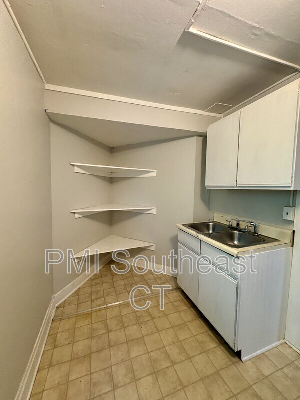 Building Photo - 79 Garfield Ave