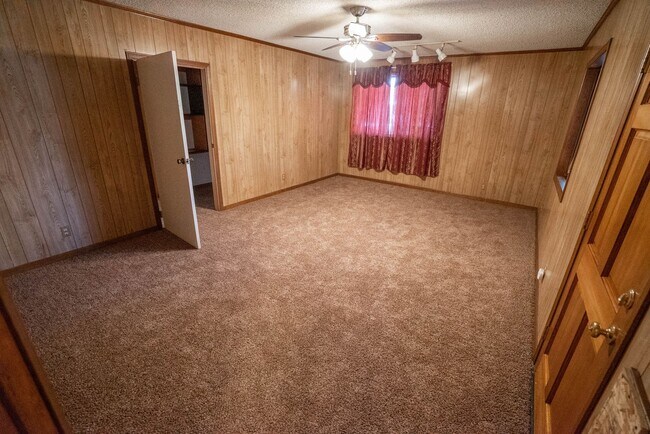 Foto del edificio - Spacious 4-Bedroom + Office Home on a Cul-de-Sac in Panorama City!