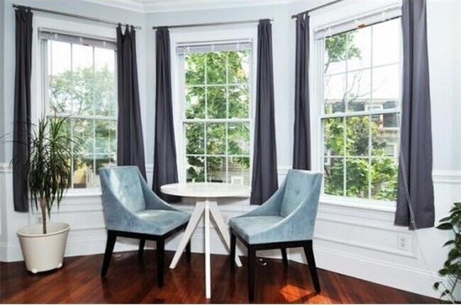 Foto del edificio - 613-615-615 Dorchester Ave