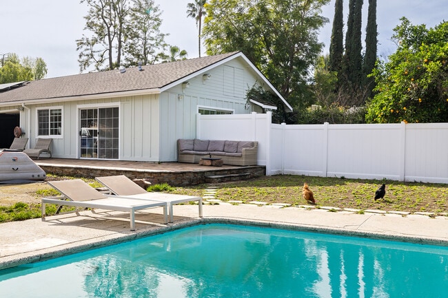 Building Photo - 23018 Oxnard St