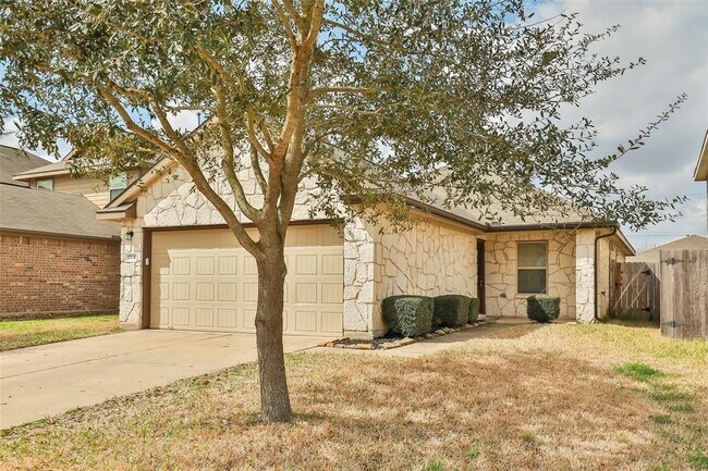 Building Photo - 17131 Falcons Nest Landing Dr