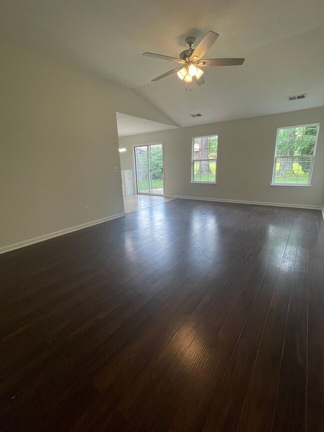 Building Photo - Nice ranch home