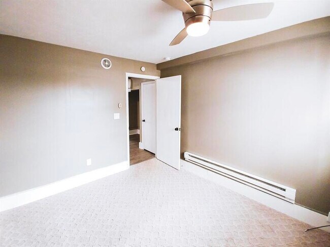 Foto del edificio - 3512 Dodge St