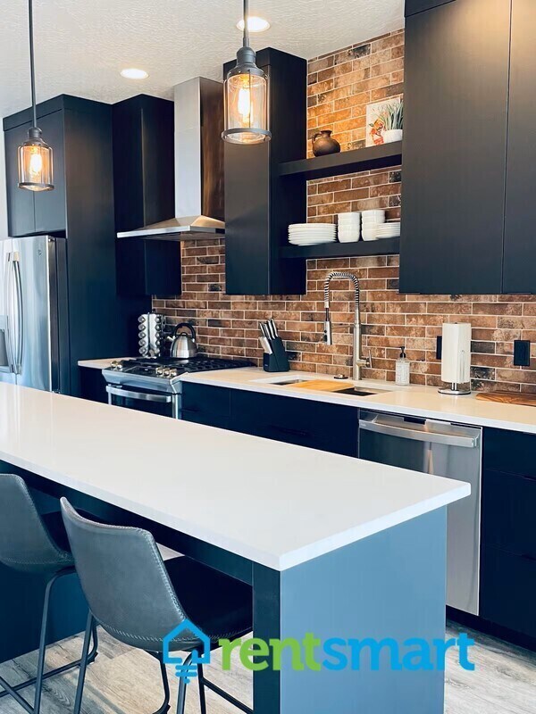 Foto del edificio - 119 B N 2nd St W