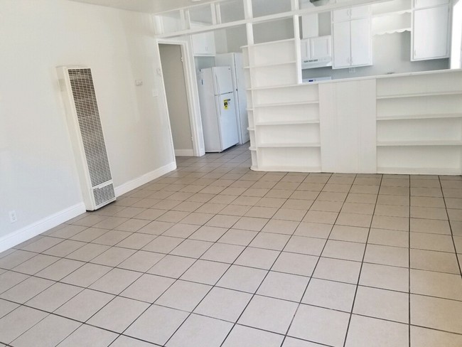 Building Photo - 329 North Glenn Avenue, Unit 339