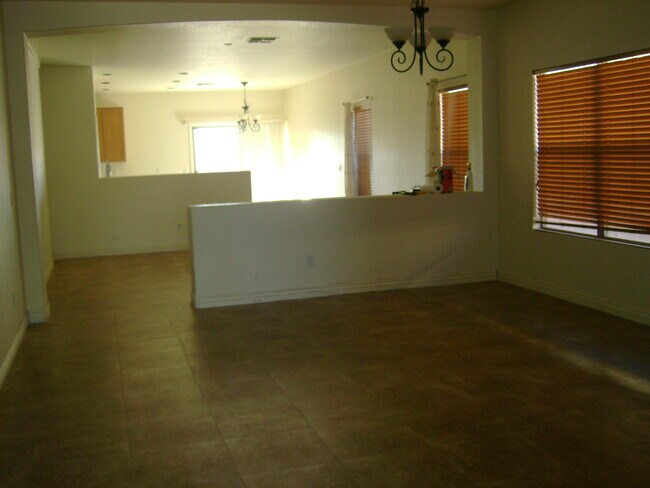 Building Photo - 33774 N Cherry Creek Rd