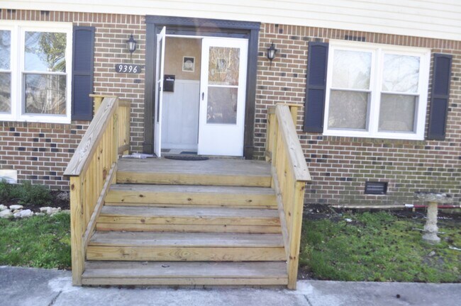 Foto del edificio - 9396 Pine Tree Rd