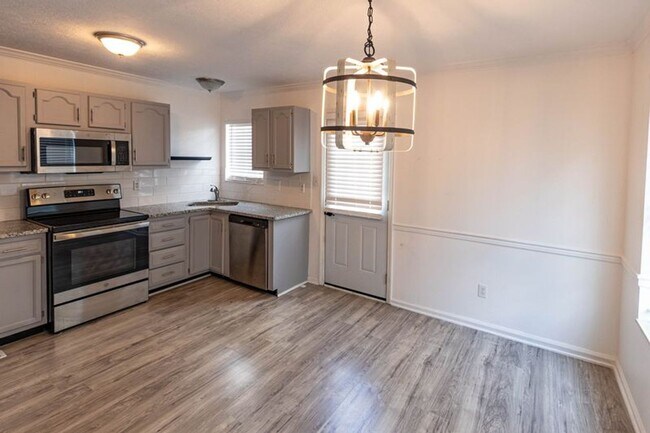 Foto del edificio - Knoxville 37912 - 2 bedroom, 1.5 bathroom ...