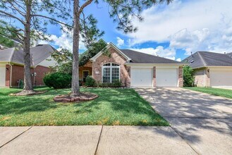 Building Photo - 3606 Chesapeake Ct