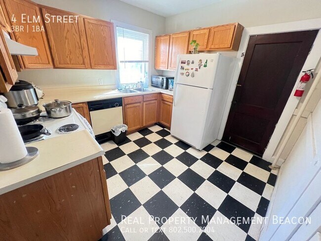 Building Photo - Lebanon 3BR/1BA - $1950 plus utilities