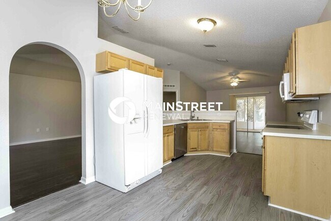 Foto del edificio - 3 Bedroom Pet-Friendly Home in St. Cloud, FL with Main Street Renewal