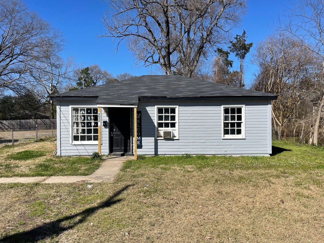 Primary Photo - Remodeled 2 Bedroom Home