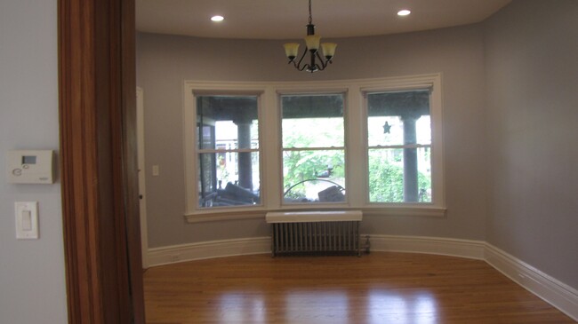 Building Photo - 11 Clarendon Pl