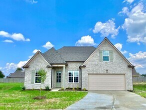 Building Photo - 5441 Lakeside Cove