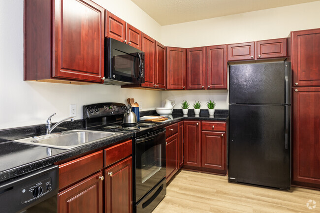 2HAB, 2BA - The Guilford - Cocina - Mission Place Apartments