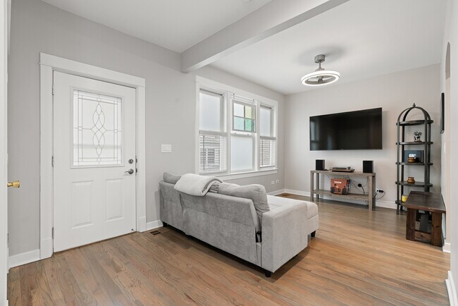 Foto del edificio - 4242 N Kimball Ave