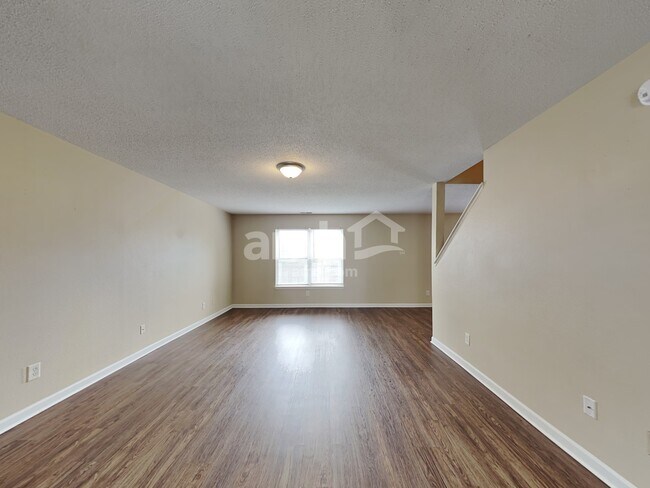 Foto del edificio - 6063 Bannister Court