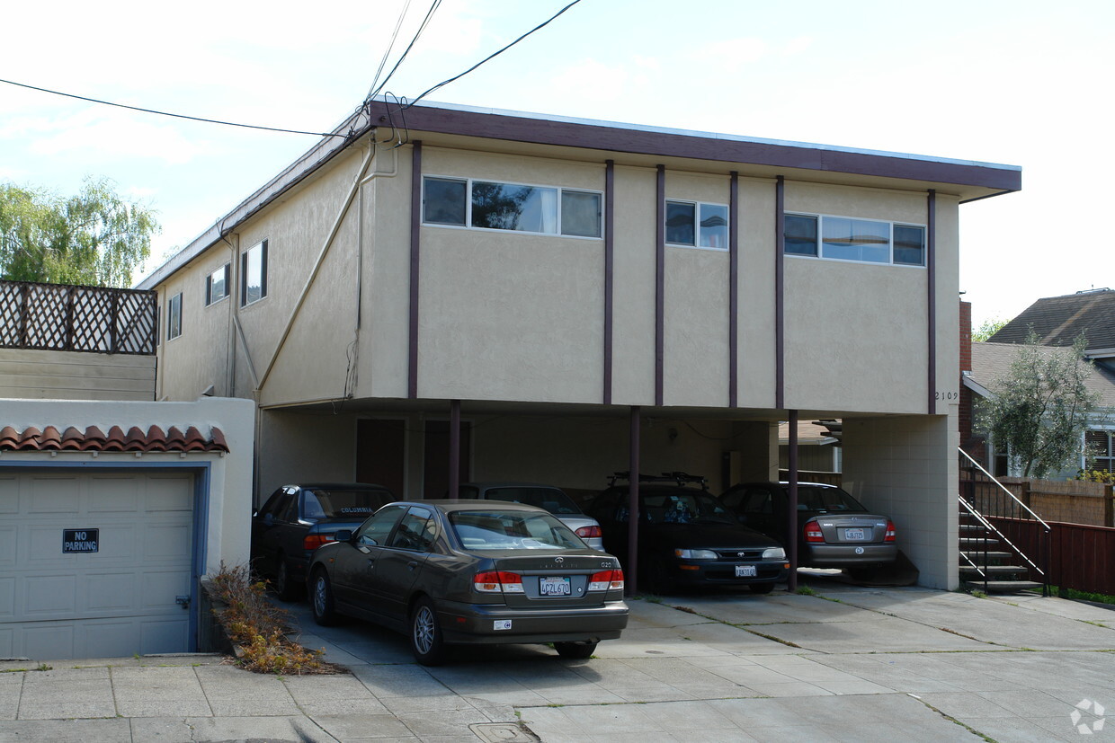 Primary Photo - 2109 Mcgee Ave