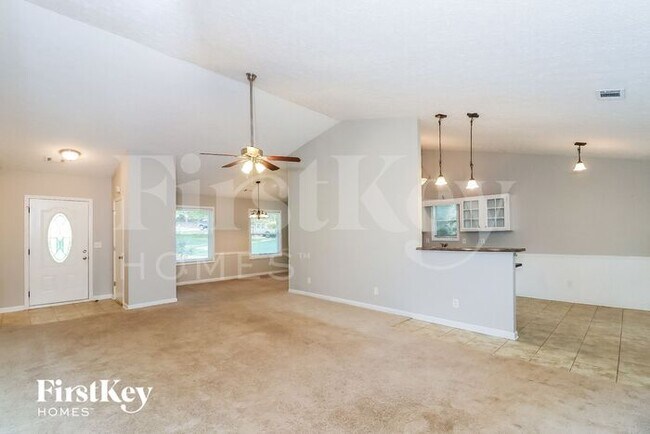 Foto del edificio - 824 Riverstone Ln