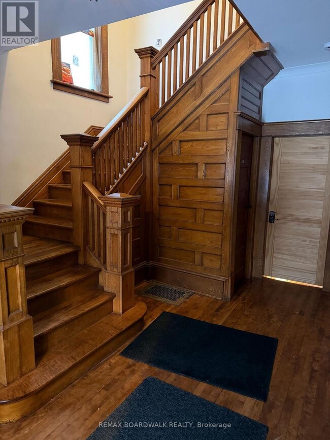 Building Photo - 114 Lake Ave W