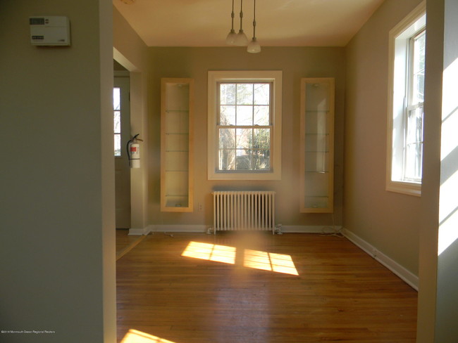 Building Photo - 20 St Nicholas Pl