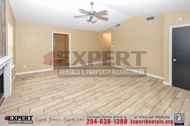 Building Photo - Charming Corner Lot Retreat: 3-Bedroom Hav...